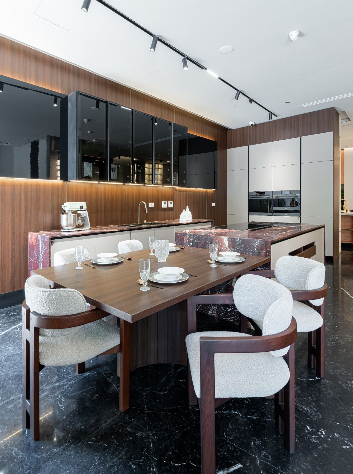 Walnut & Rosso Marble